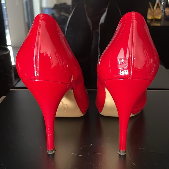 Salvatore Ferragamo red patent leather pumps - Picture 4 of 6